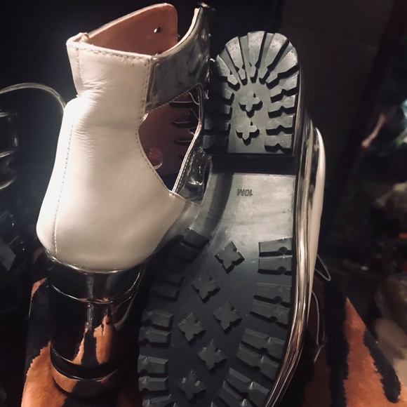 Jeffrey Campbell Silver and White platform size 10 - Picture 3 of 6